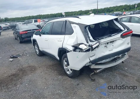 2019 Toyota Rav4 Xle z USA, uszkodzony, nr VIN 2T3P1RFV1KW030366